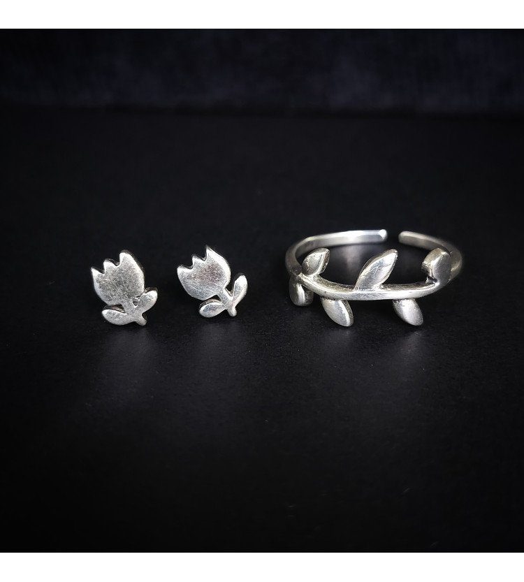 Tulip and leaf ring 