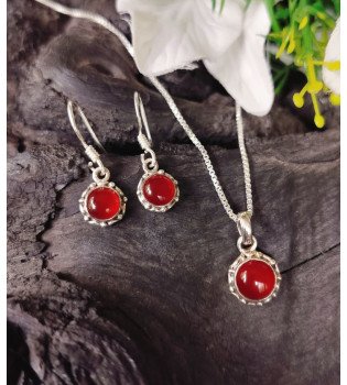 Delicate Carnelian Pendant Set