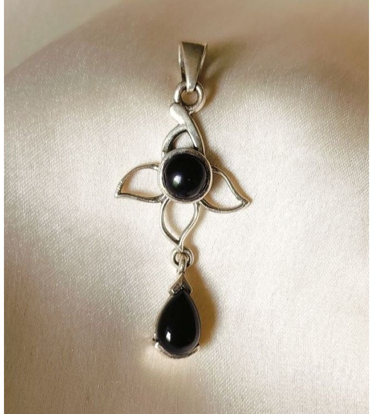 Black Onyx Floral drop pendant
