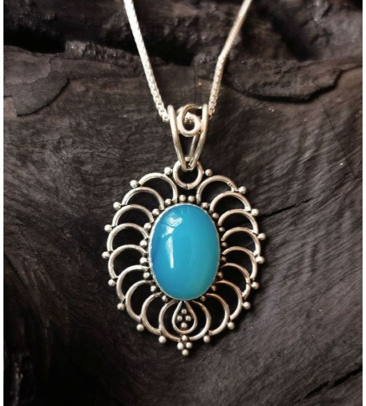 Chalcedony Oval Filigree pendant