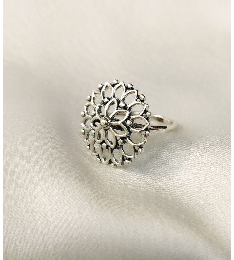 Plain Silver Big Flower Ring