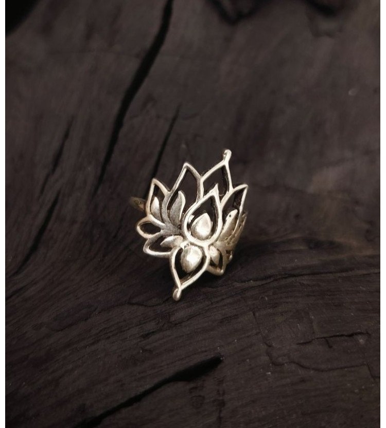 Plain Silver Lotus Ring