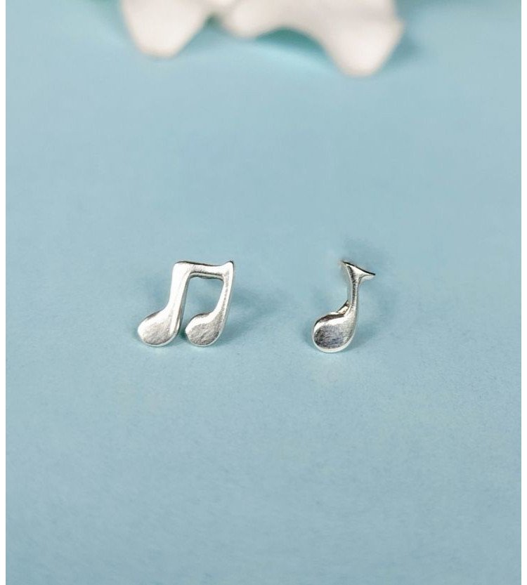 Plain Silver Music Stud
